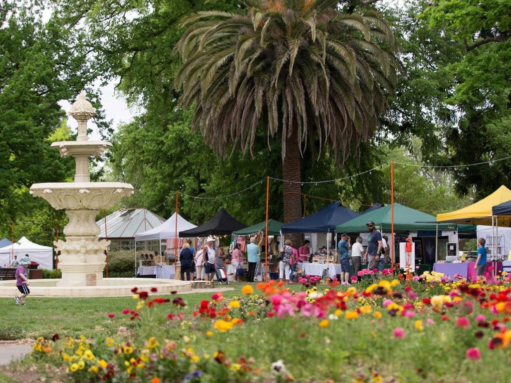 Goulburn Motor Inn エクステリア 写真